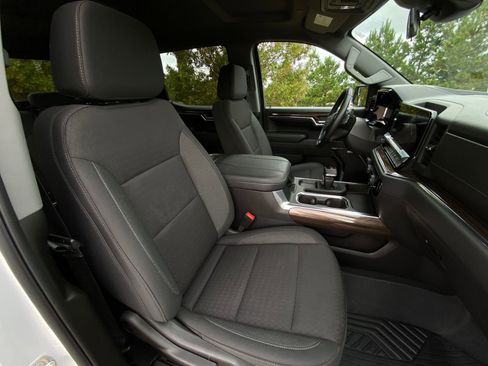 Used 2024 Chevrolet Silverado 1500 LT Trail Boss w/ Convenience Package II image 14