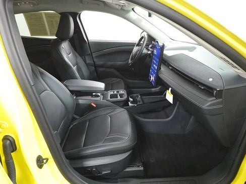 Used 2025 Ford Mustang Mach-E Premium AWD/4WD image 32