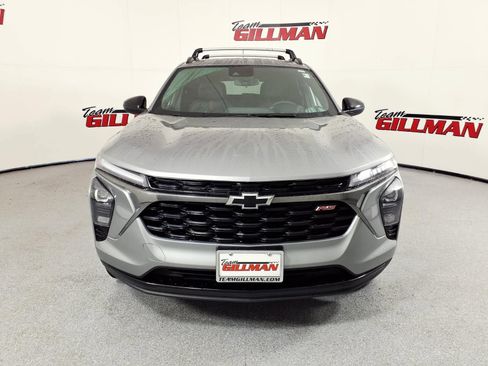 Used 2025 Chevrolet Trax RS w/ Driver Confidence Package FWD image 2