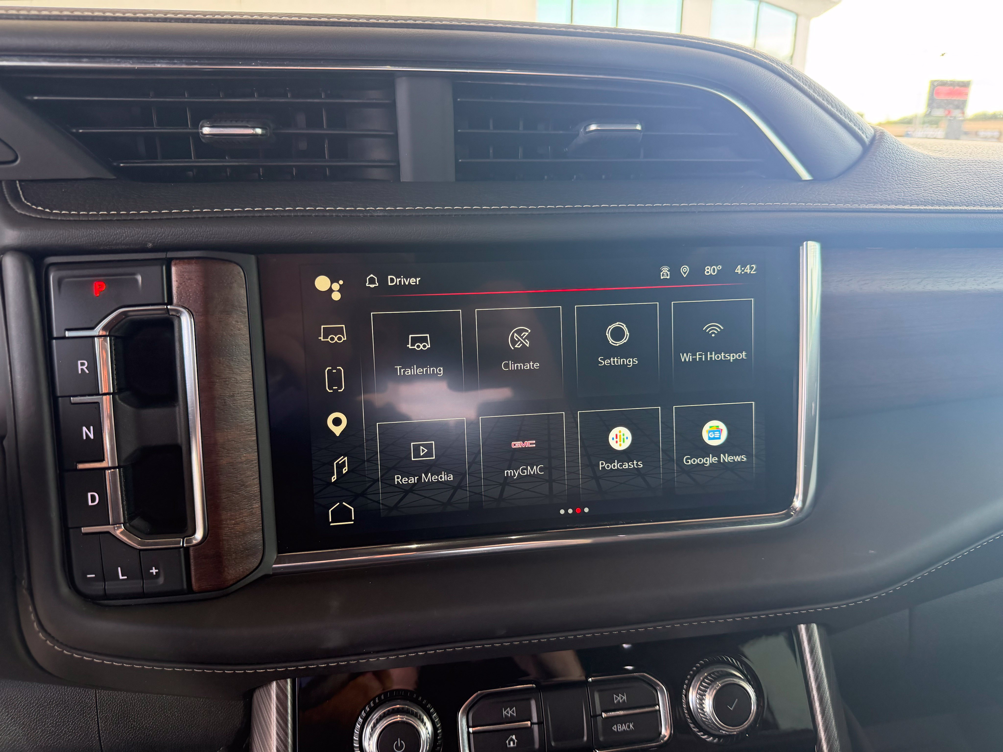 Used 2023 GMC Yukon XL Denali Ultimate AWD/4WD image 39