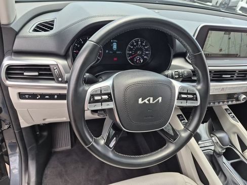 Certified 2022 Kia Telluride S FWD image 11