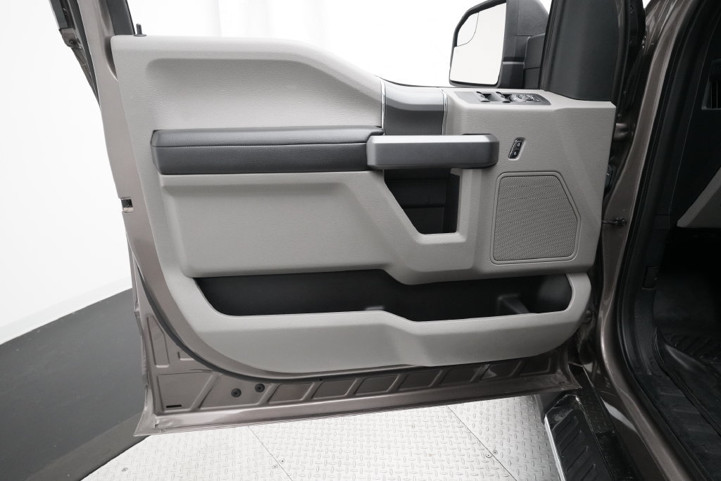 Used 2020 Ford F150 XLT w/ Equipment Group 302A Luxury AWD/4WD image 26