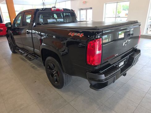 Used 2018 Chevrolet Colorado LT w/ Redline Special Edition AWD/4WD image 11