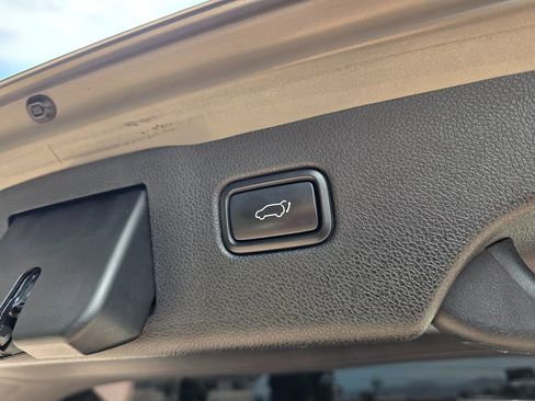 Used 2017 Kia Sorento EX w/ EX V6 Premium Package FWD image 18