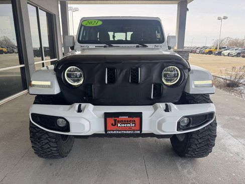 Used 2021 Jeep Gladiator Overland image 4