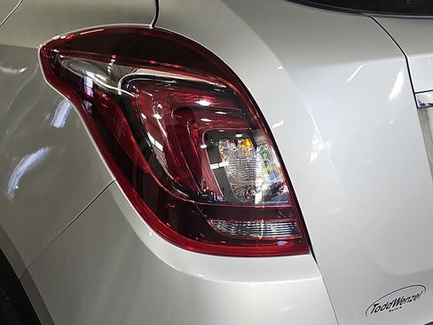 Used 2022 Buick Encore Preferred w/ Safety Package AWD/4WD image 38