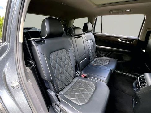 Used 2024 Volkswagen Atlas SEL Premium R-Line AWD/4WD image 17