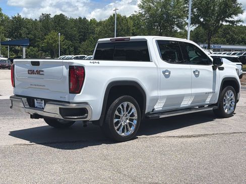 Used 2024 GMC Sierra 1500 SLT w/ SLT Premium Package AWD/4WD image 12