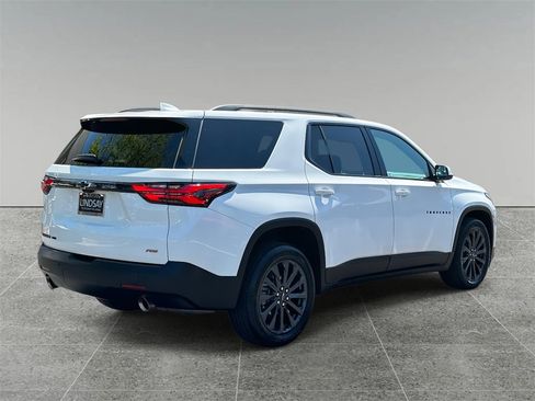 Used 2022 Chevrolet Traverse RS w/ LPO, Floor Liner Package image 10