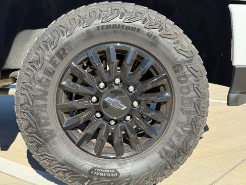 Certified 2024 Chevrolet Silverado 2500 LT w/ Z71 Sport Edition image 10