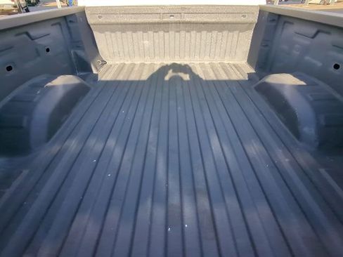 Used 2022 Chevrolet Silverado 2500 Custom w/ Custom Convenience Package image 18