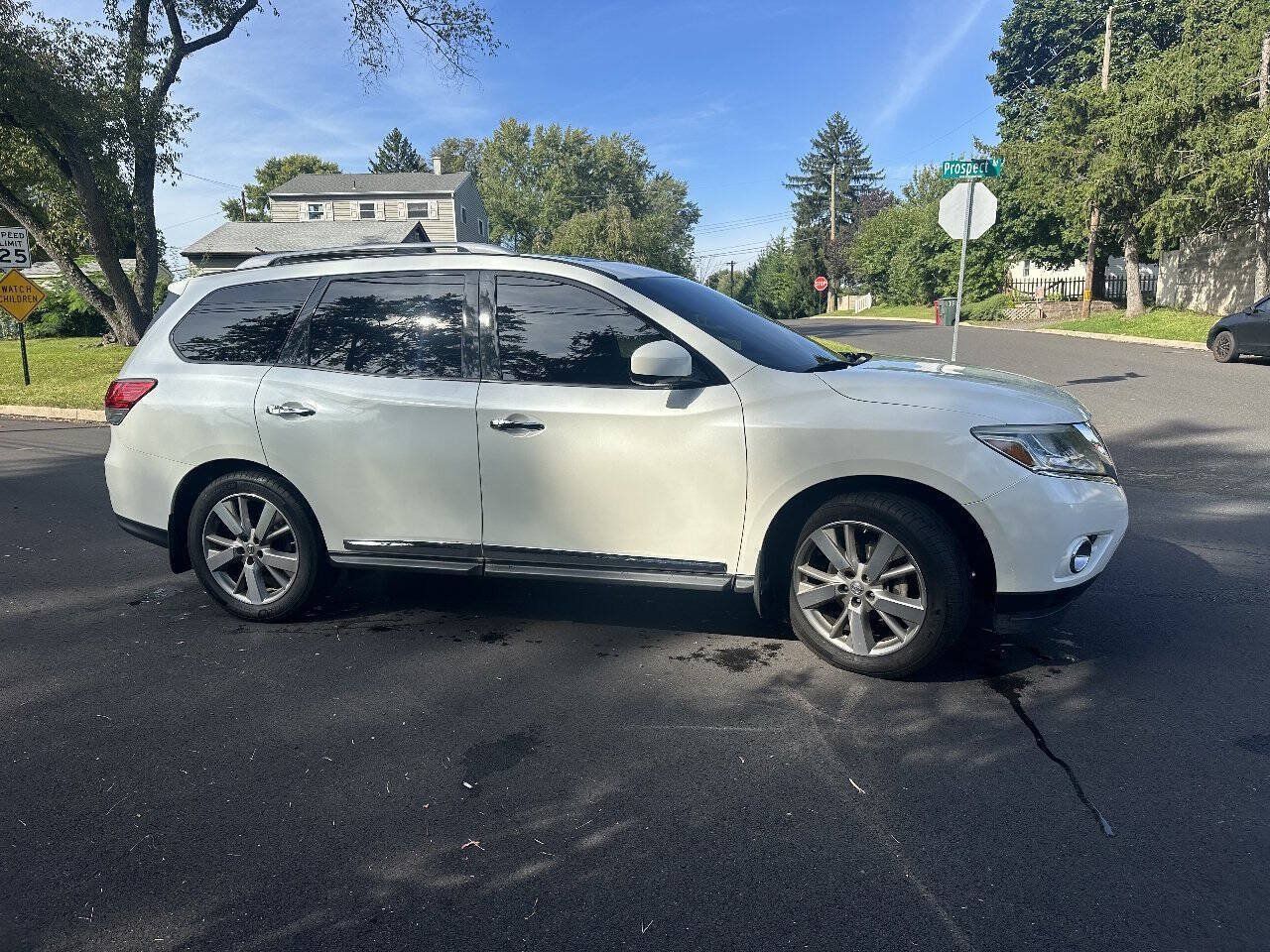Used 2016 Nissan Pathfinder Platinum AWD/4WD image 5
