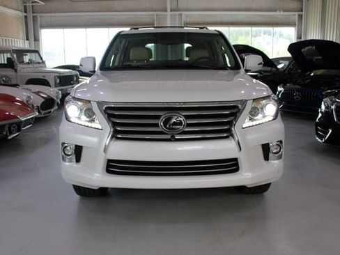 Used 2015 Lexus LX 570 4WD image 2