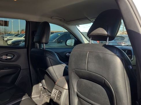 Used 2022 Jeep Cherokee Trailhawk w/ Trailer Tow Group image 17