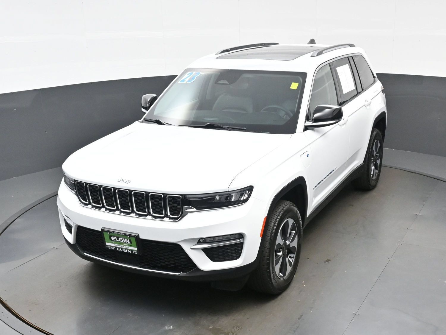 Used 2023 Jeep Grand Cherokee 4WD 4xe image 37