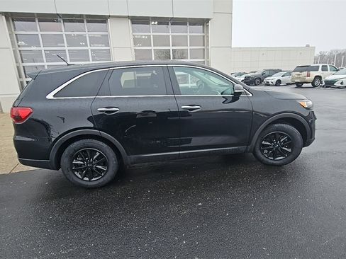 Used 2019 Kia Sorento L image 2