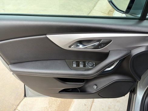 Used 2023 Chevrolet Blazer LT image 9