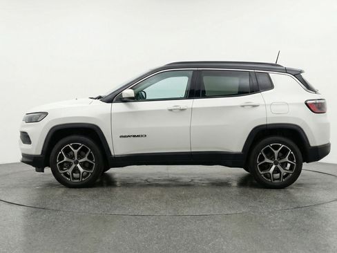 Used 2025 Jeep Compass Limited AWD/4WD image 5