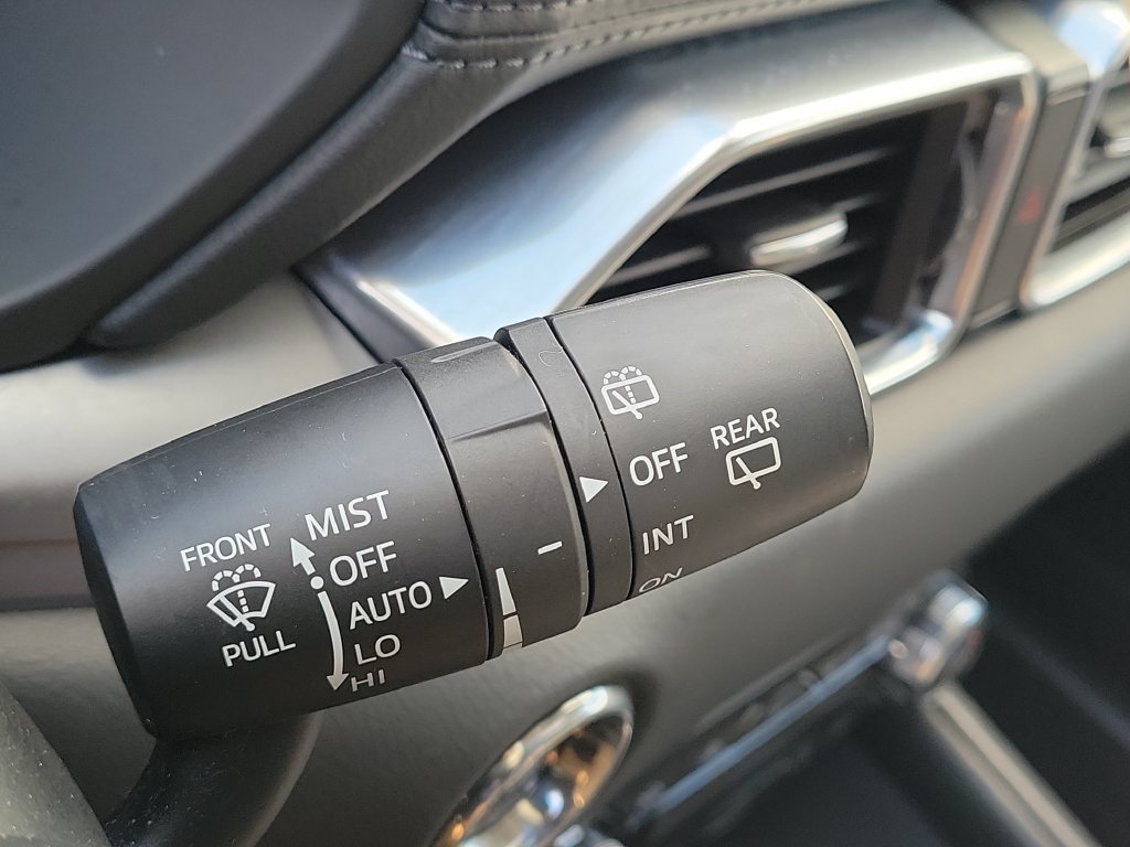 Used 2018 MAZDA CX-5 Touring w/ Preferred Equipment Package FWD image 12