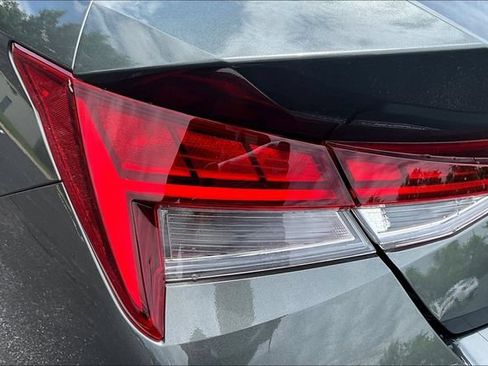 Used 2025 Hyundai Elantra SEL FWD image 22