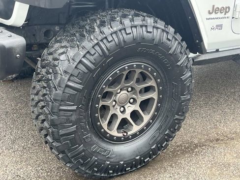 Used 2023 Jeep Wrangler Unlimited Rubicon 392 w/ Xtreme Recon 35" Tire Package image 9