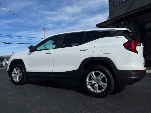 Used 2024 GMC Terrain SLE AWD/4WD image 15