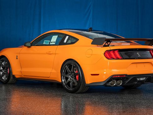 Used 2021 Ford Mustang Shelby GT500 w/ Carbon Fiber Track Pack image 4