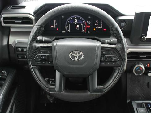 Used 2025 Toyota Tacoma SR5 AWD/4WD image 12