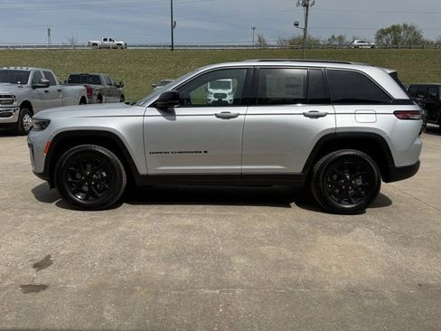 New 2026 Jeep Grand Cherokee 4WD image 11
