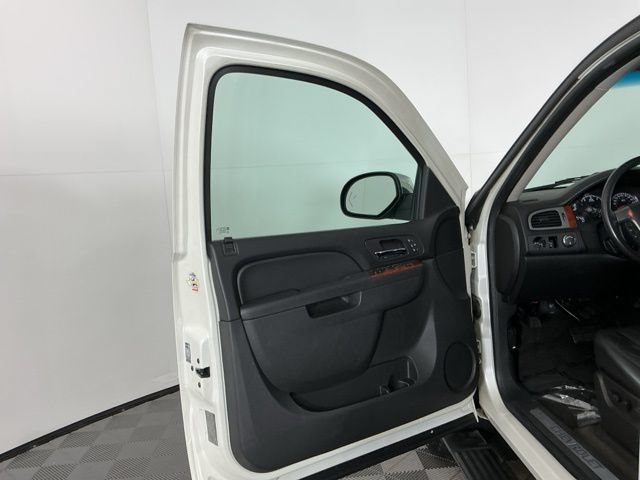 Used 2012 Chevrolet Suburban LTZ AWD/4WD image 11