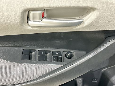 Used 2020 Toyota Corolla L image 17