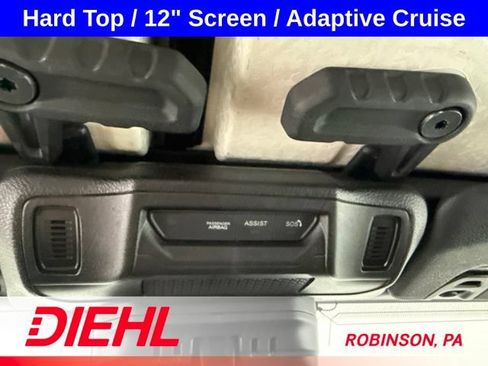 Used 2025 Jeep Wrangler Unlimited Rubicon AWD/4WD image 31