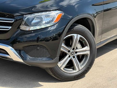 Used 2018 Mercedes-Benz GLC 300 4MATIC image 2