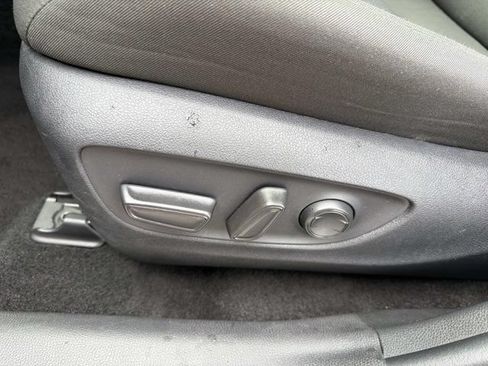 Used 2025 Toyota RAV4 XLE AWD/4WD image 10