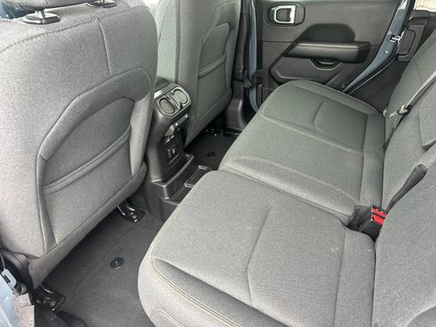 Used 2024 Jeep Wrangler Unlimited Sahara AWD/4WD image 11