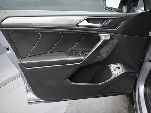 Used 2024 Volkswagen Tiguan SE R-Line image 11