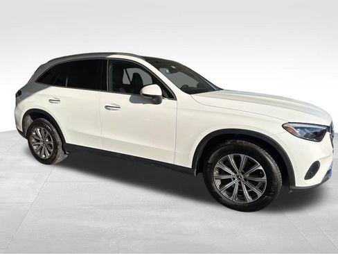 Used 2024 Mercedes-Benz GLC 300 4MATIC image 7