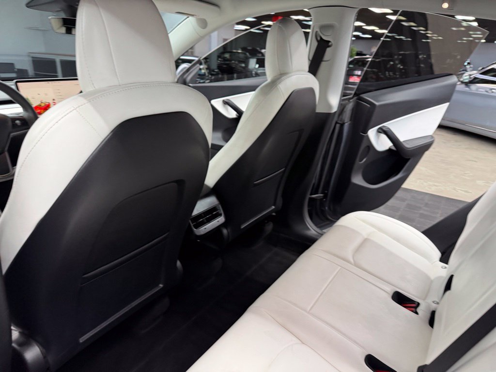 Used 2022 Tesla Model Y Performance AWD/4WD image 35