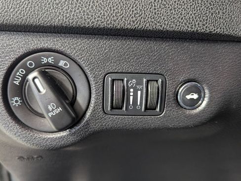 Used 2016 Dodge Charger R/T RWD image 12