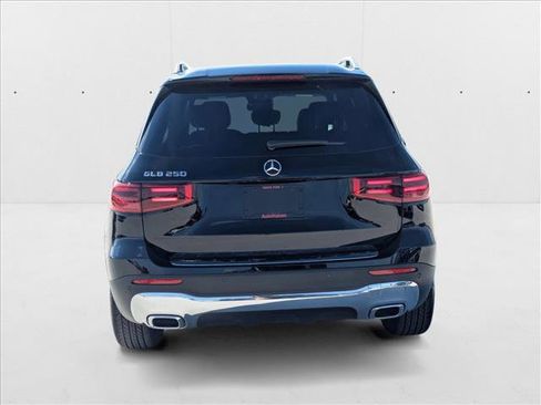 New 2025 Mercedes-Benz GLB 250 image 7