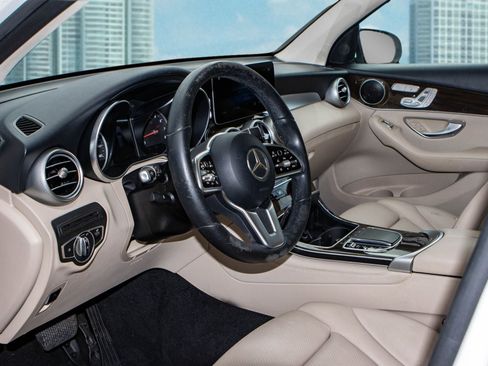 Used 2021 Mercedes-Benz GLC 300 w/ Premium Package image 15