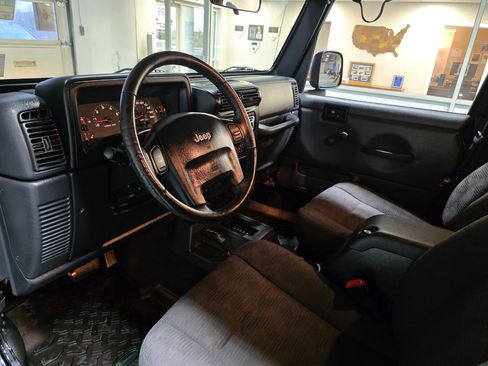 Used 2005 Jeep Wrangler Sport w/ 30" Tire & Wheel Group image 16