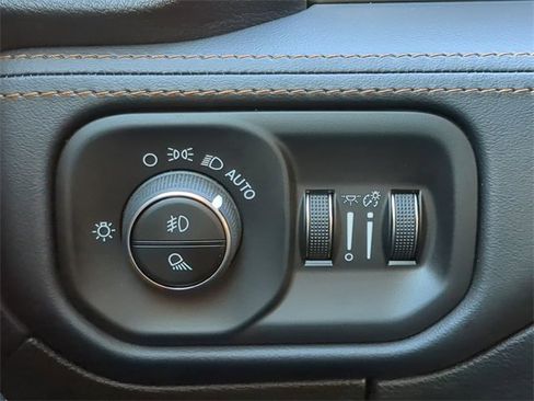 Used 2020 RAM 1500 Limited image 30