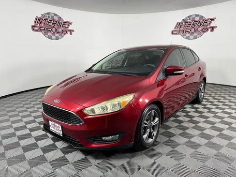 Used 2017 Ford Focus SE FWD image 3