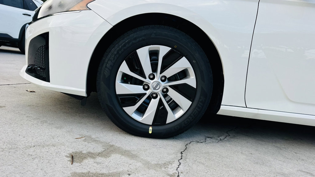 Certified 2025 Nissan Altima 2.5 S FWD image 10