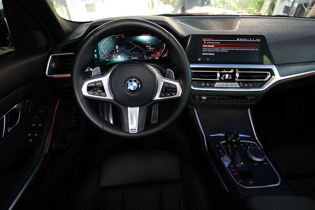 Used 2021 BMW 330i Sedan w/ M Sport Package RWD image 18