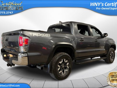 Used 2022 Toyota Tacoma TRD Off-Road AWD/4WD image 6