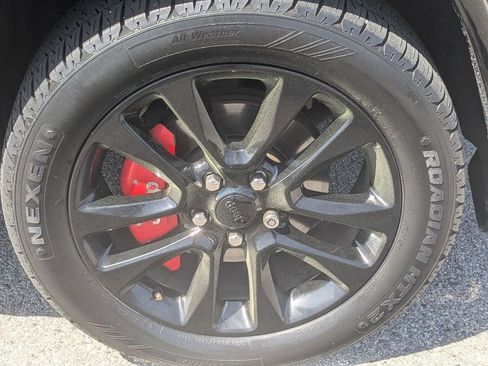 Used 2018 Jeep Grand Cherokee Altitude image 14