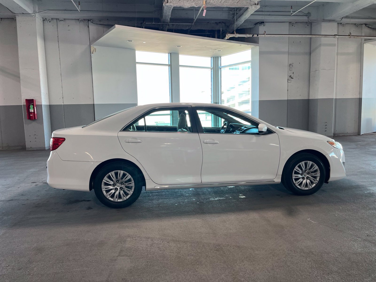 Used 2012 Toyota Camry LE FWD image 12