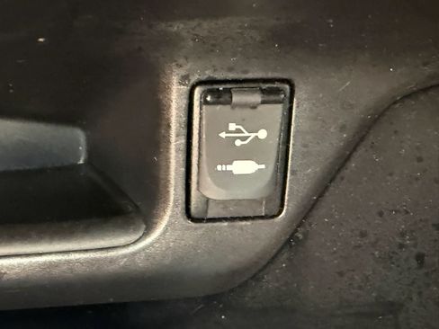 Used 2018 Toyota C-HR XLE FWD image 48